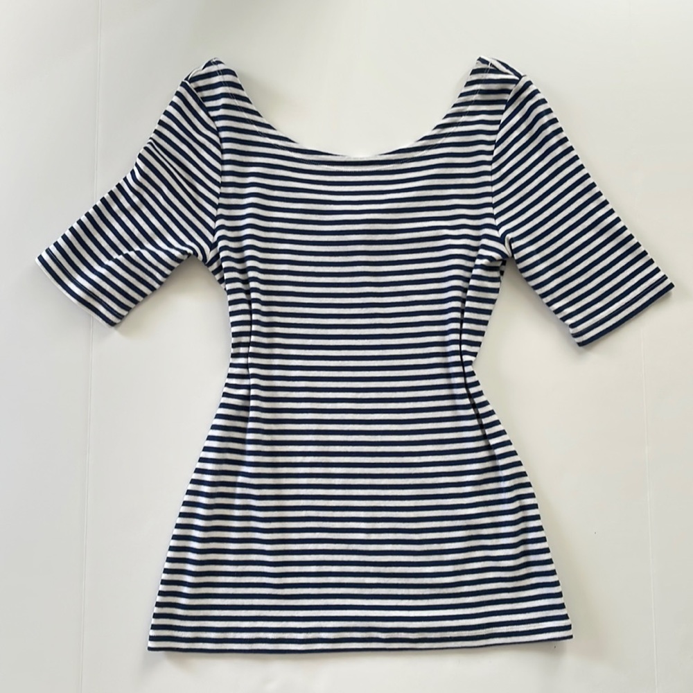 BANANA REPUBLIC - Blue Stripes Top - Medium